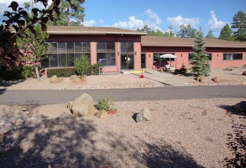 فندق Roundhouse Resort