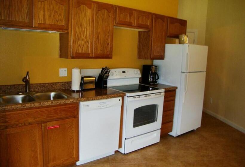 فندق Roundhouse Resort