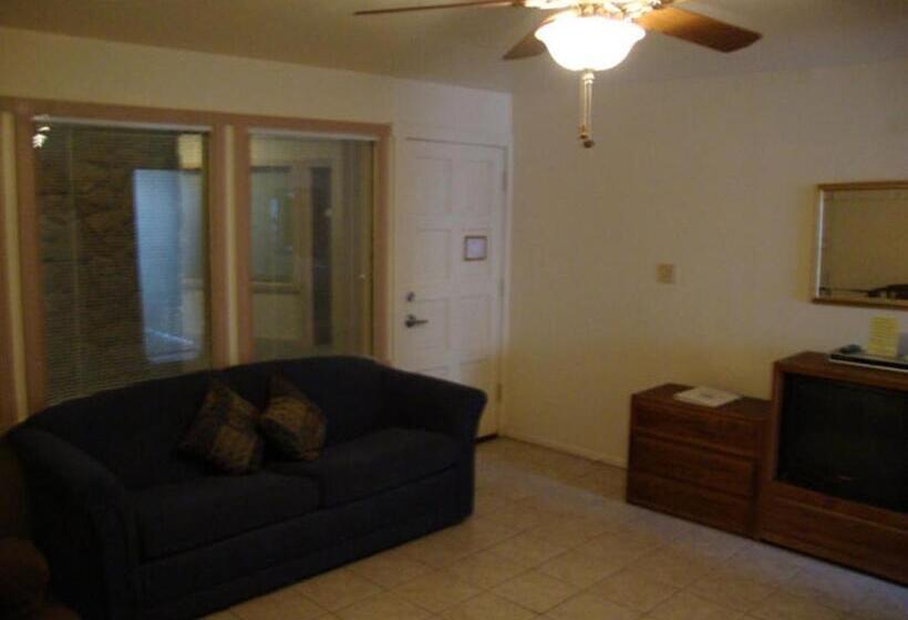 فندق Roundhouse Resort