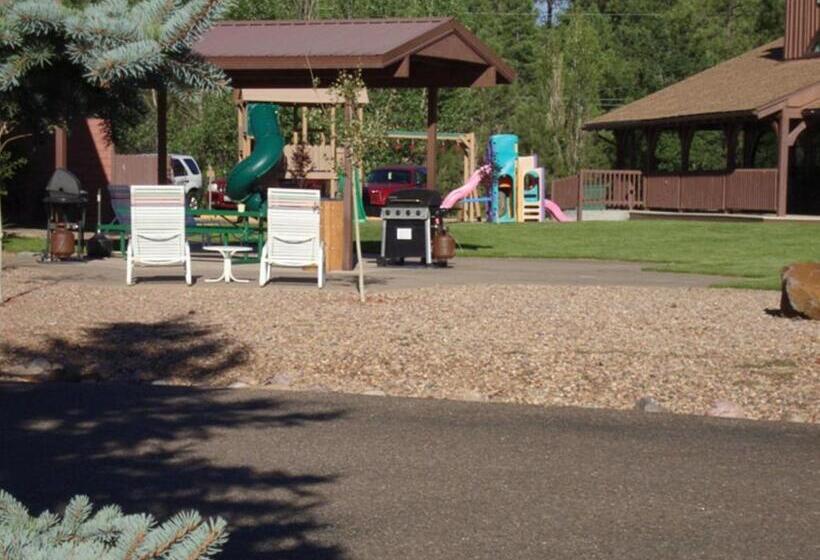 فندق Roundhouse Resort