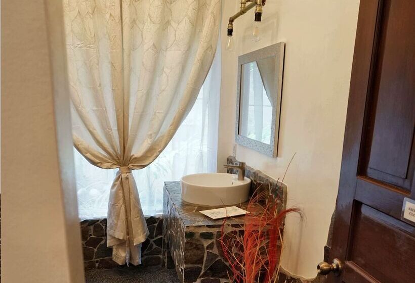 فندق White Chocolate Hills Resort