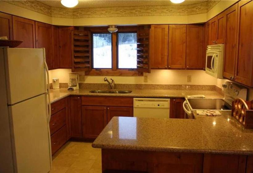 فندق Woods Manor 101a