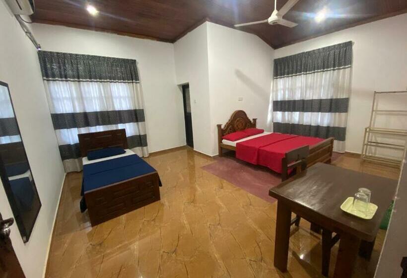 Hostel East Gate 8 9 Batticaloa