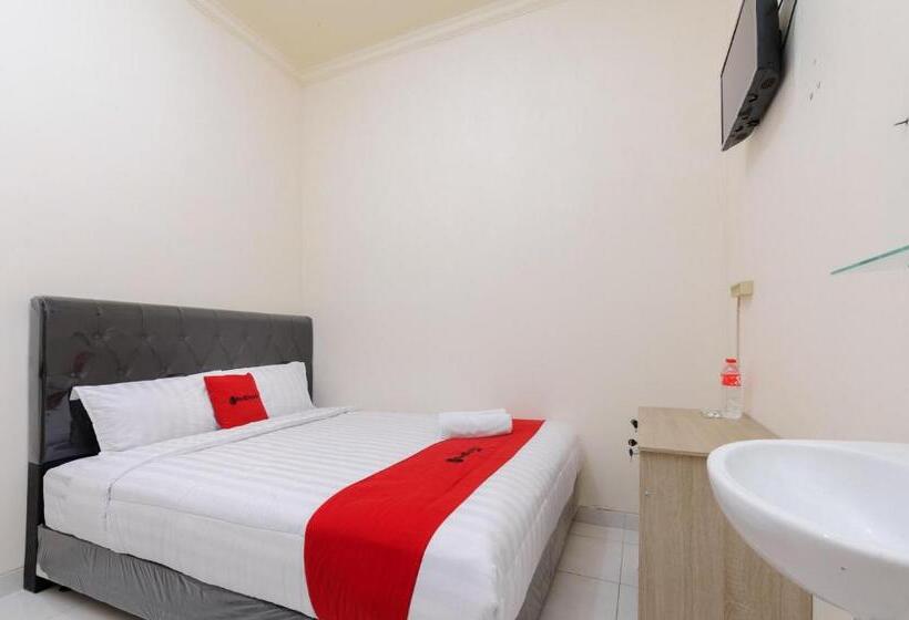 פנסיון Reddoorz At Meruya Utara