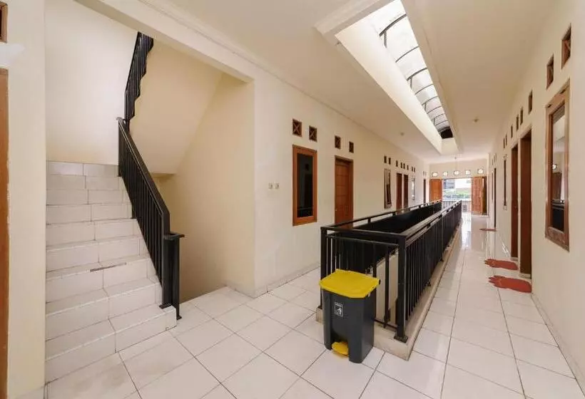 Majatalo Reddoorz At Meruya Utara