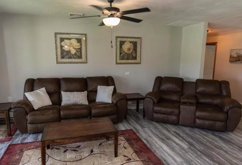 Retkeilymaja Stony Fork Inn