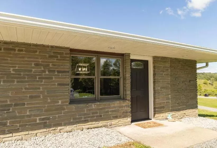 Retkeilymaja Stony Fork Inn