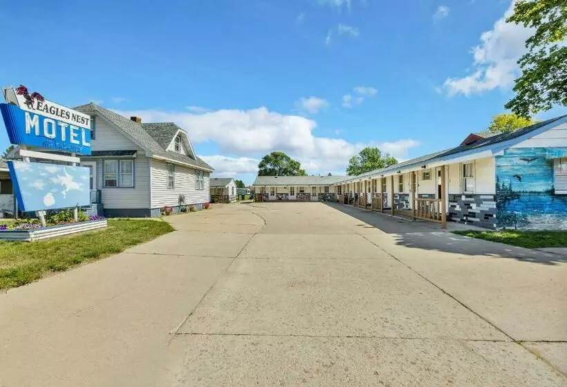 Eagles Nest Motel Unit 3bd
