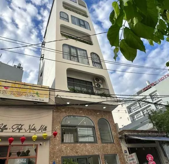 هتل Ana S House
