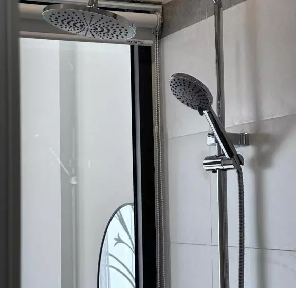 هتل Ana S House