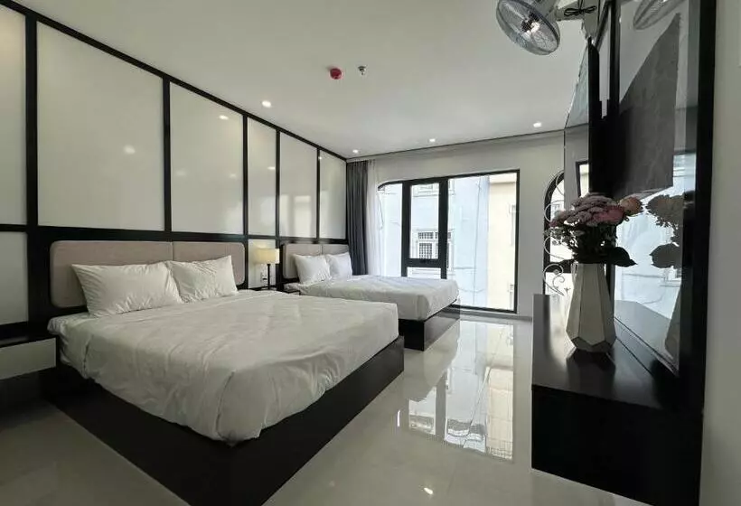 هتل Ana S House