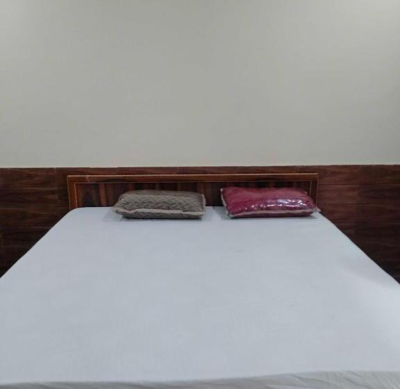 ペンション Oyo Home Grand