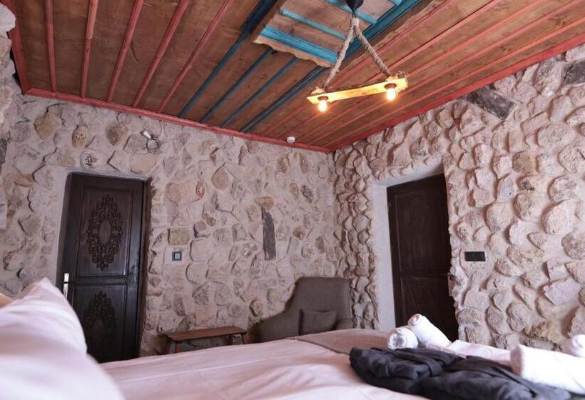 Stone Owl Otel & Restaurant