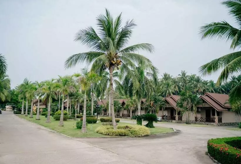 ホテル โรงแรมแสงทองรีสอร์ท