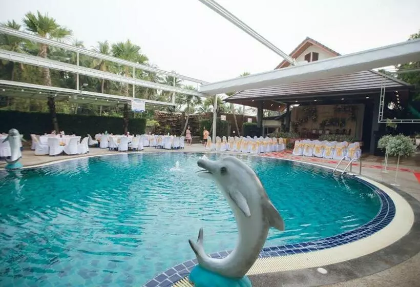 ホテル โรงแรมแสงทองรีสอร์ท