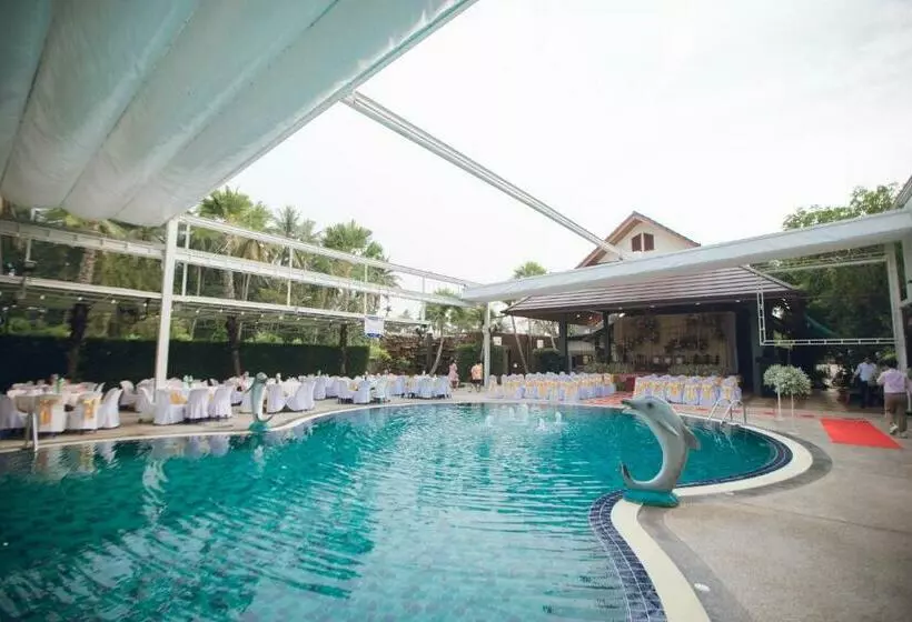 ホテル โรงแรมแสงทองรีสอร์ท