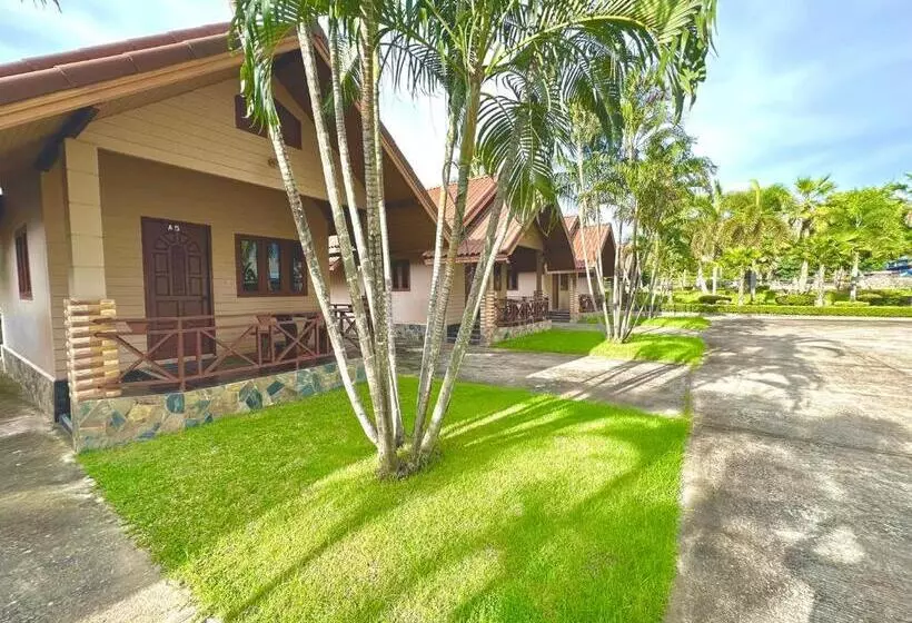 ホテル โรงแรมแสงทองรีสอร์ท