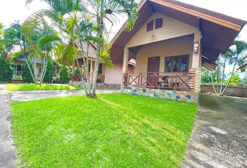 ホテル โรงแรมแสงทองรีสอร์ท