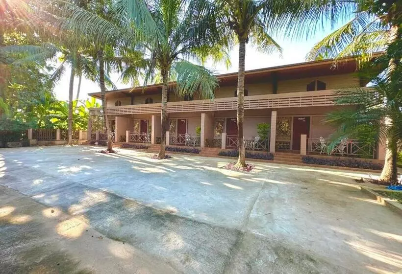 ホテル โรงแรมแสงทองรีสอร์ท