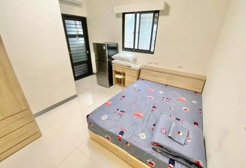 هاستل 康莊背包旅宿 上下舖背包床位4人&6人房&雙人床房 請來電確認住宿否則無效預訂