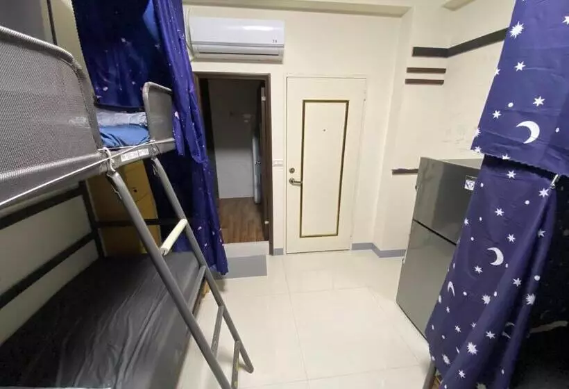 هاستل 康莊背包旅宿 上下舖背包床位4人&6人房&雙人床房 請來電確認住宿否則無效預訂