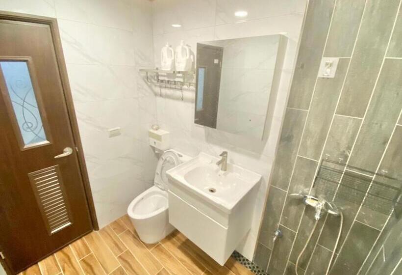 هاستل 康莊背包旅宿 上下舖背包床位4人&6人房&雙人床房 請來電確認住宿否則無效預訂