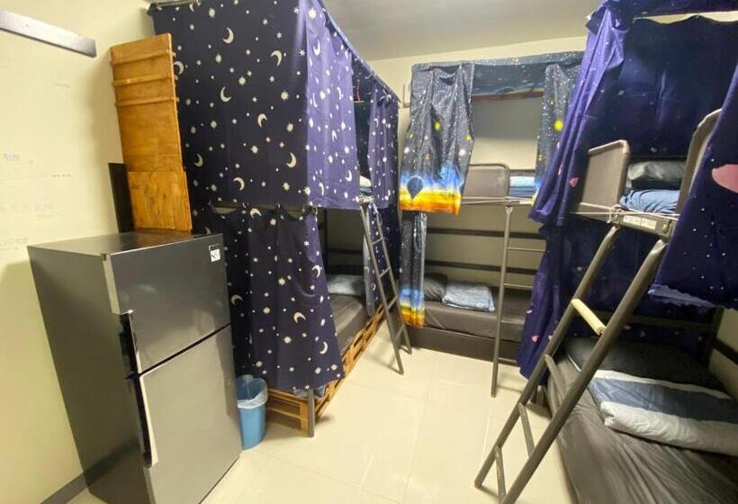 هاستل 康莊背包旅宿 上下舖背包床位4人&6人房&雙人床房 請來電確認住宿否則無效預訂