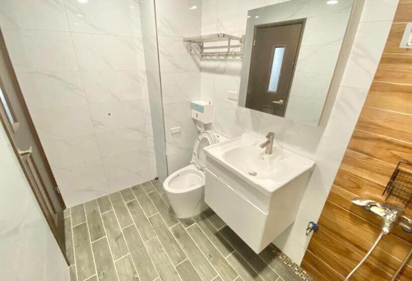 هاستل 康莊背包旅宿 上下舖背包床位4人&6人房&雙人床房 請來電確認住宿否則無效預訂