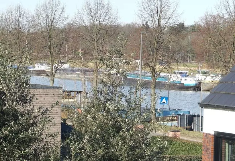 Aamiaismajoitus (B&B) Bnb Waterzicht