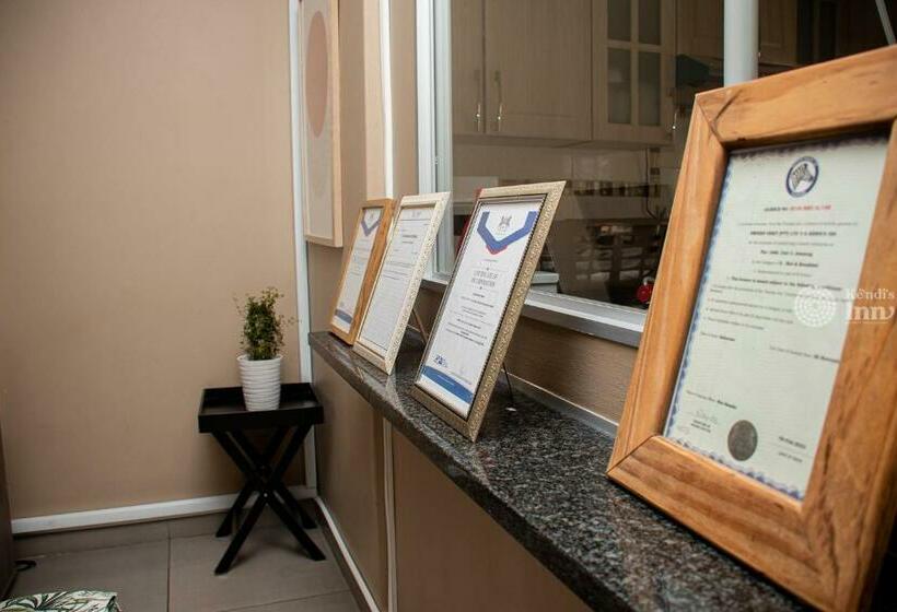 تختخواب و صبحانه Kendi S Inn Self Catering Apartments