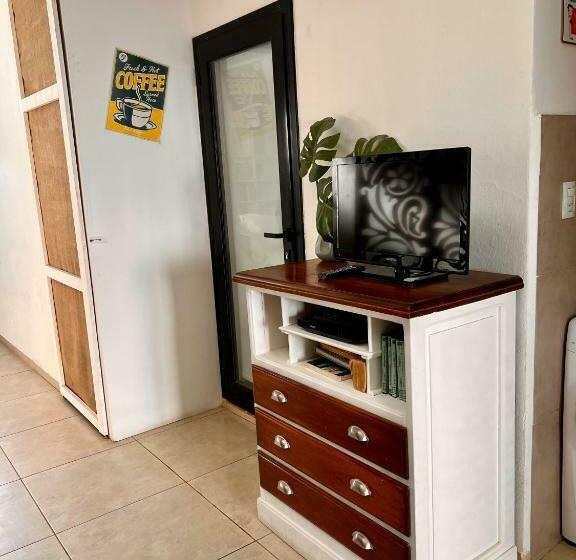 هتل کپسول Monoambiente Manzanares