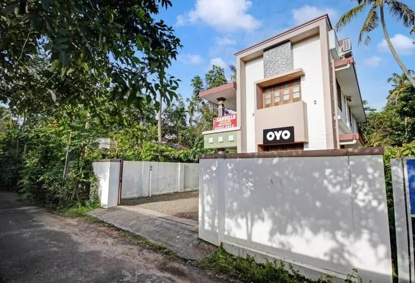 ホテル Oyo Flagship Sanvilla