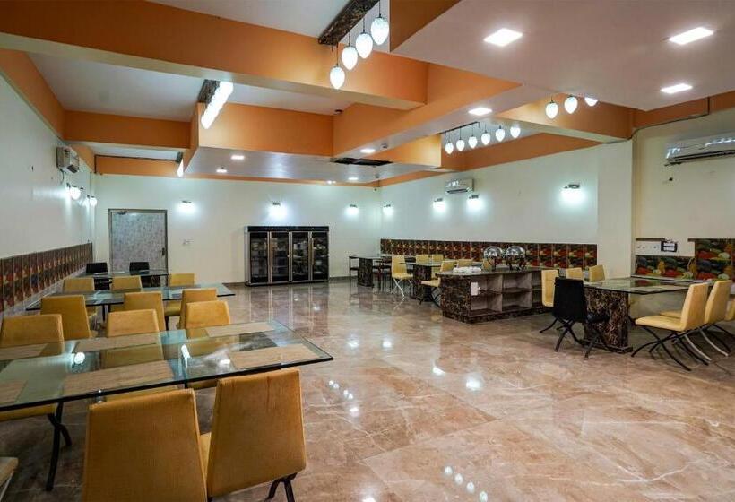 Collection O Riveria Resort