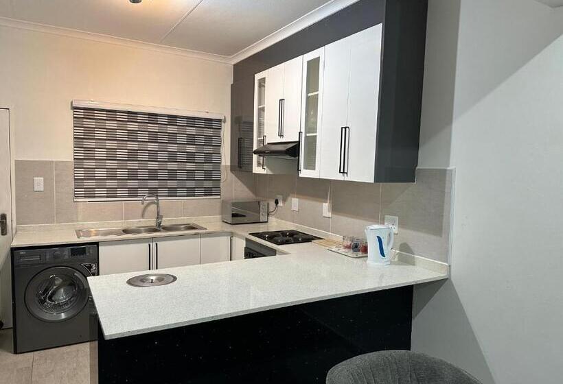 Canal View Estate & Resort