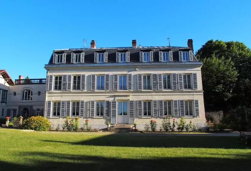 ベッドアンドブレックファースト Le Clos Des Fées