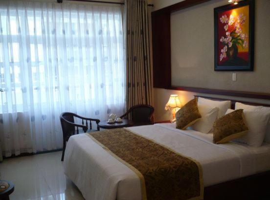 City Hotel 18 Luu Van Lang