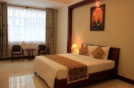 City Hotel 18 Luu Van Lang