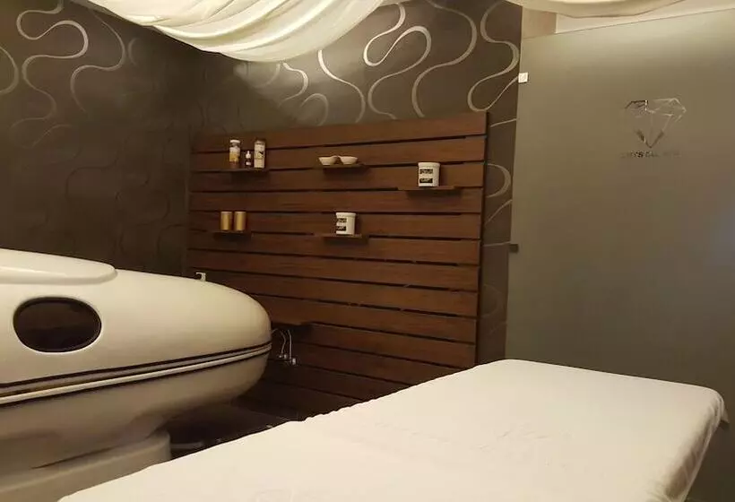 Crystal Hotel & Spa
