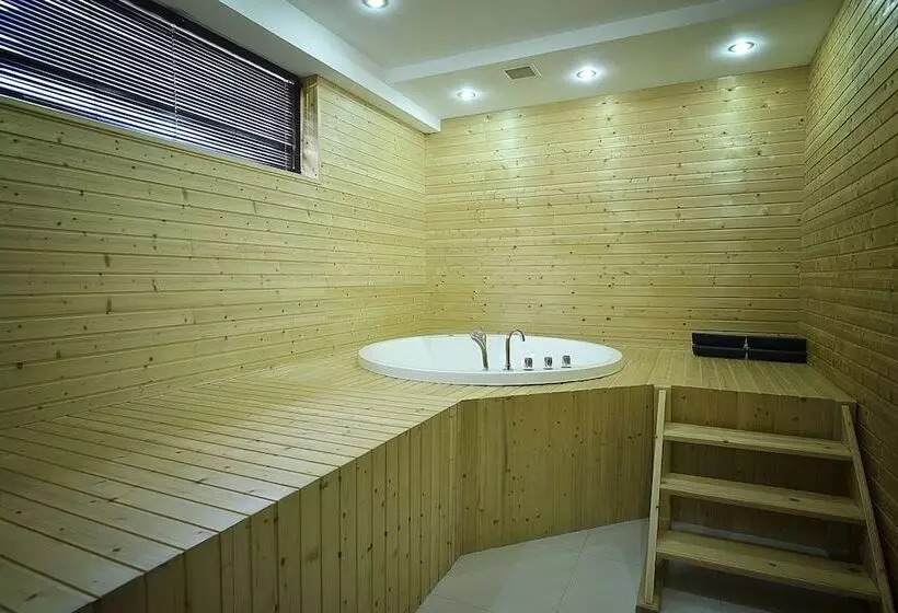 Crystal Hotel & Spa