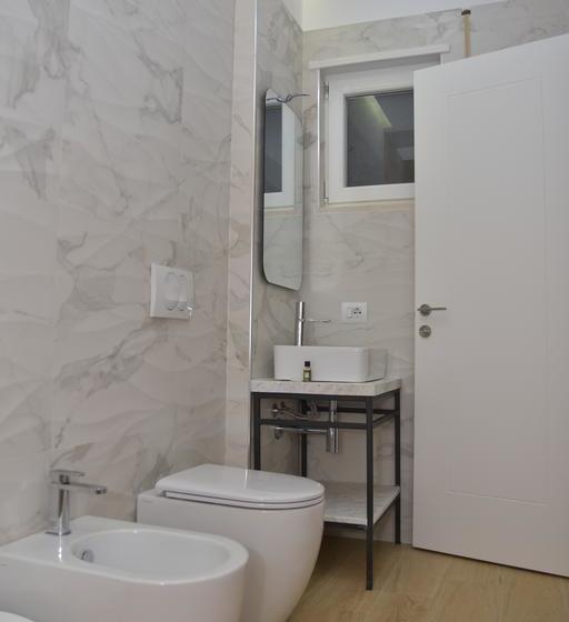 Airen Hotel Velipoje