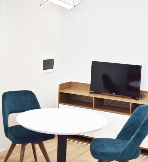 Airen Hotel Velipoje