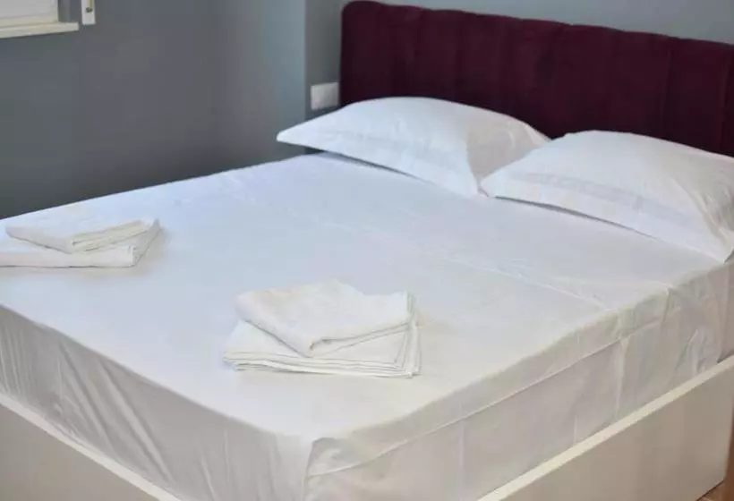 Airen Hotel Velipoje