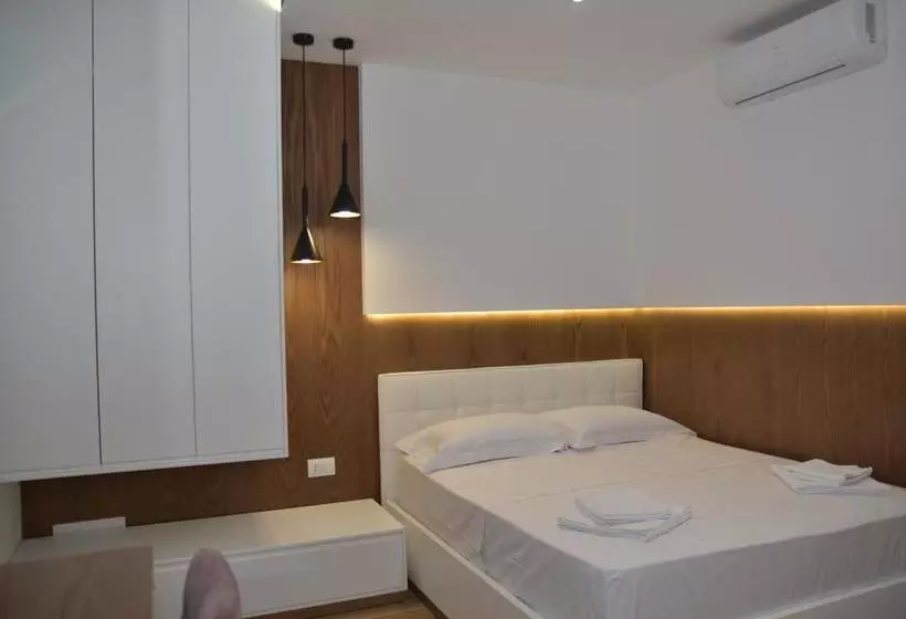 Airen Hotel Velipoje