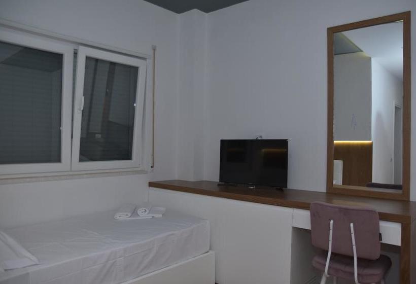 Airen Hotel Velipoje