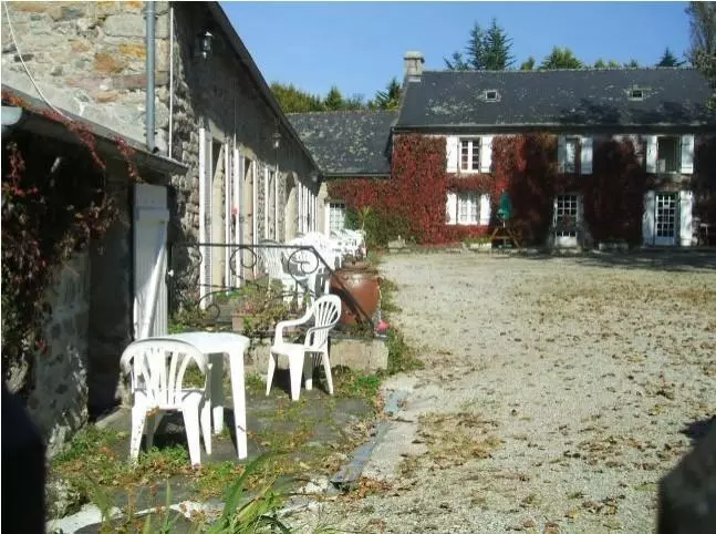 Hotelli Le Relais De Porz Morvan