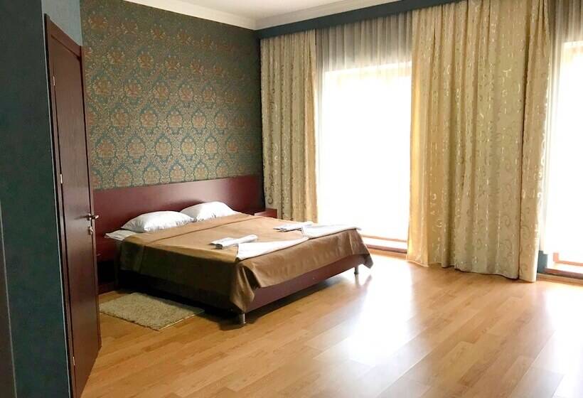 هتل Meskheti Palace