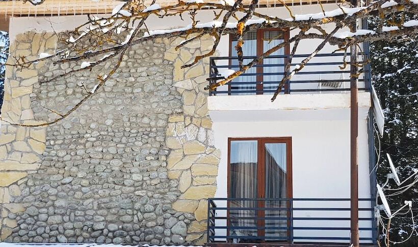 هتل Papa Noel Hostel