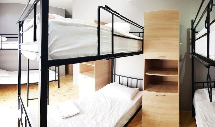 هتل Papa Noel Hostel