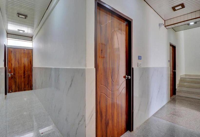 Collection O Hotel The Second Home