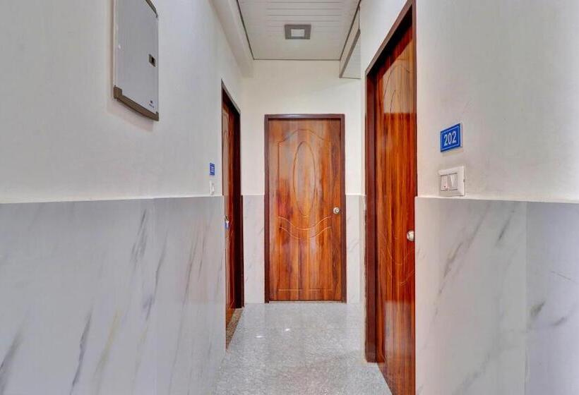 Collection O Hotel The Second Home